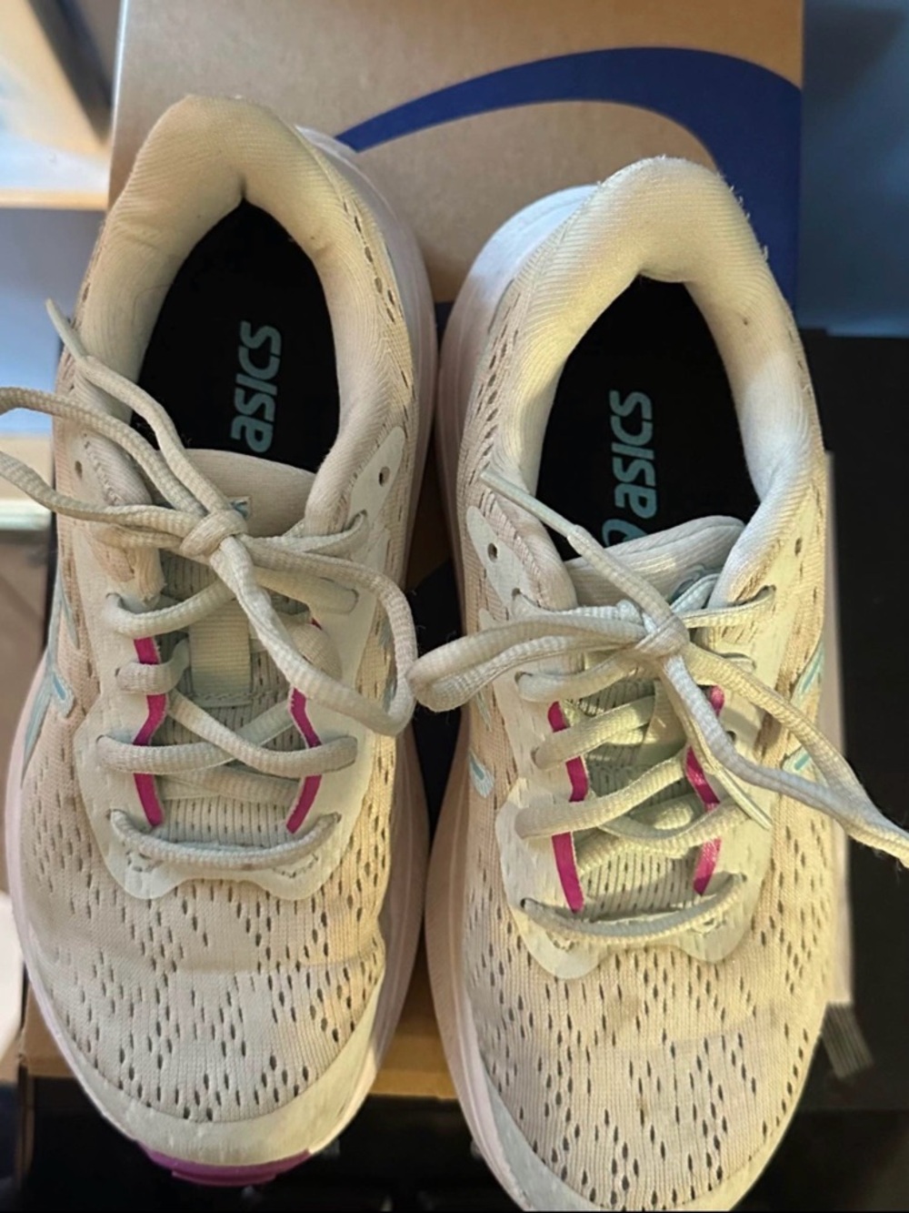 Girls ASICS GT-1000 - Picture 3 of 3